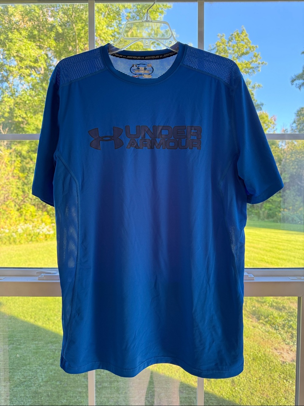 Under Armour Men's Royal Blue Short-Sleeve Performance Tee. Men’s Large.